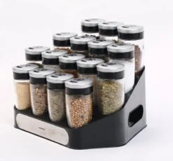Merkloos Decopatent® Kruidenrek Incl. 16 Glazen Kruiden Potjes - Rvs Strooideksel - Staand Kruiden & Specerijen Rek - Kruidenpotjes Glas 13 Merkloos Decopatent® Kruidenrek Incl. 16 Glazen Kruiden Potjes - Rvs Strooideksel - Staand Kruiden & Specerijen Rek - Kruidenpotjes Glas -Mepal Shop 1200x1116 1