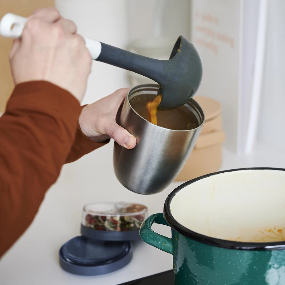 Mepal – Isoleer Lunchpot Ellipse – Houdt Je Eten 6-8 Uur Warm En 12 Uur Koud – Nordic Denim – 2 Compartimenten – Soep Beker To Go – Yoghurt Beker Muesli - Thermos Lunchbox 2 Mepal – Isoleer Lunchpot Ellipse – Houdt Je Eten 6-8 Uur Warm En 12 Uur Koud – Nordic Denim – 2 Compartimenten – Soep Beker To Go – Yoghurt Beker Muesli - Thermos Lunchbox - Afbeelding 2