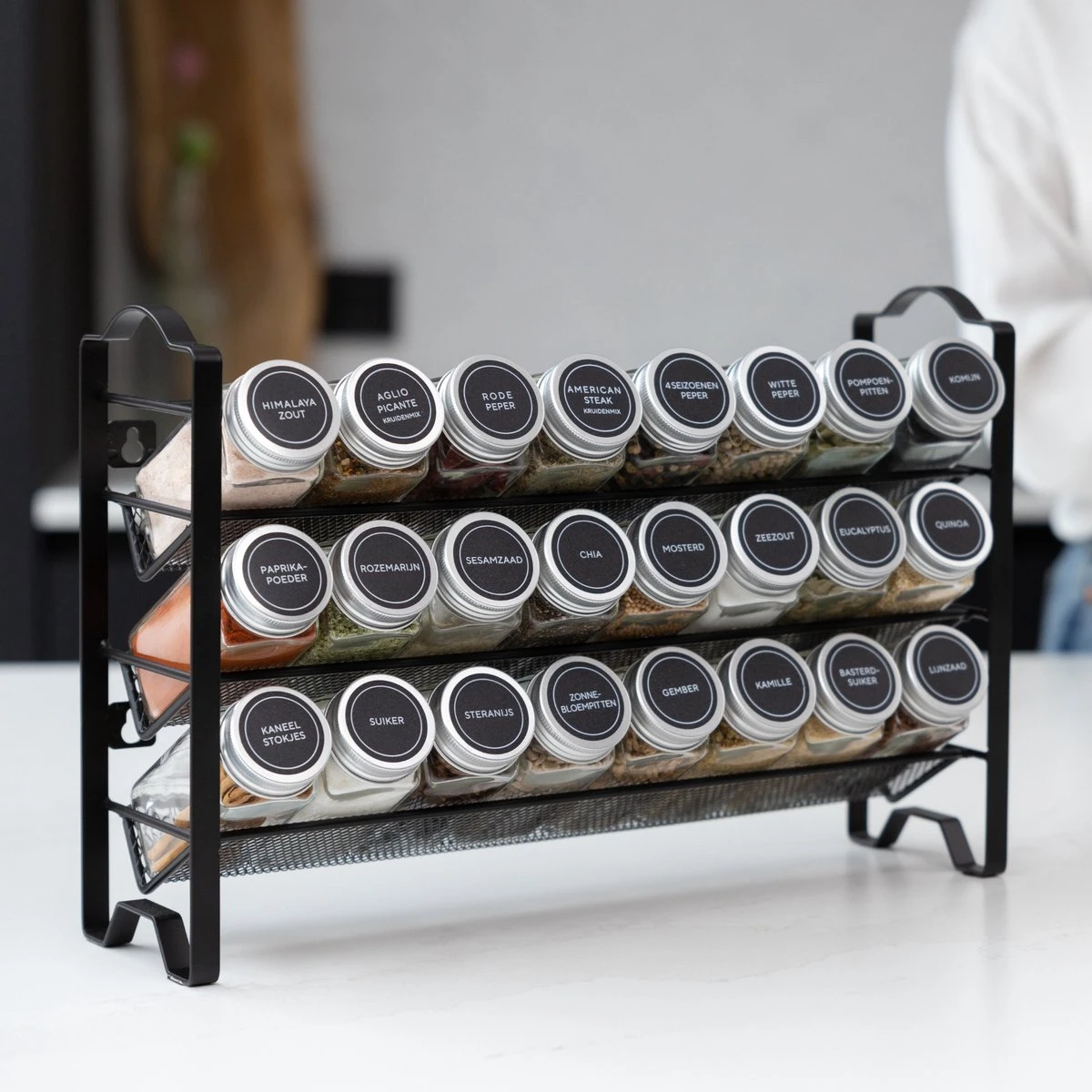 Deleca Kruidenrek Organizer Met 24 Kruidenpotjes - Vierkant - Strooideksel & Labels - Ophangbaar Of Staand - Industrieel / Zwart 13 Deleca Kruidenrek Organizer Met 24 Kruidenpotjes - Vierkant - Strooideksel & Labels - Ophangbaar Of Staand - Industrieel / Zwart - Afbeelding 13