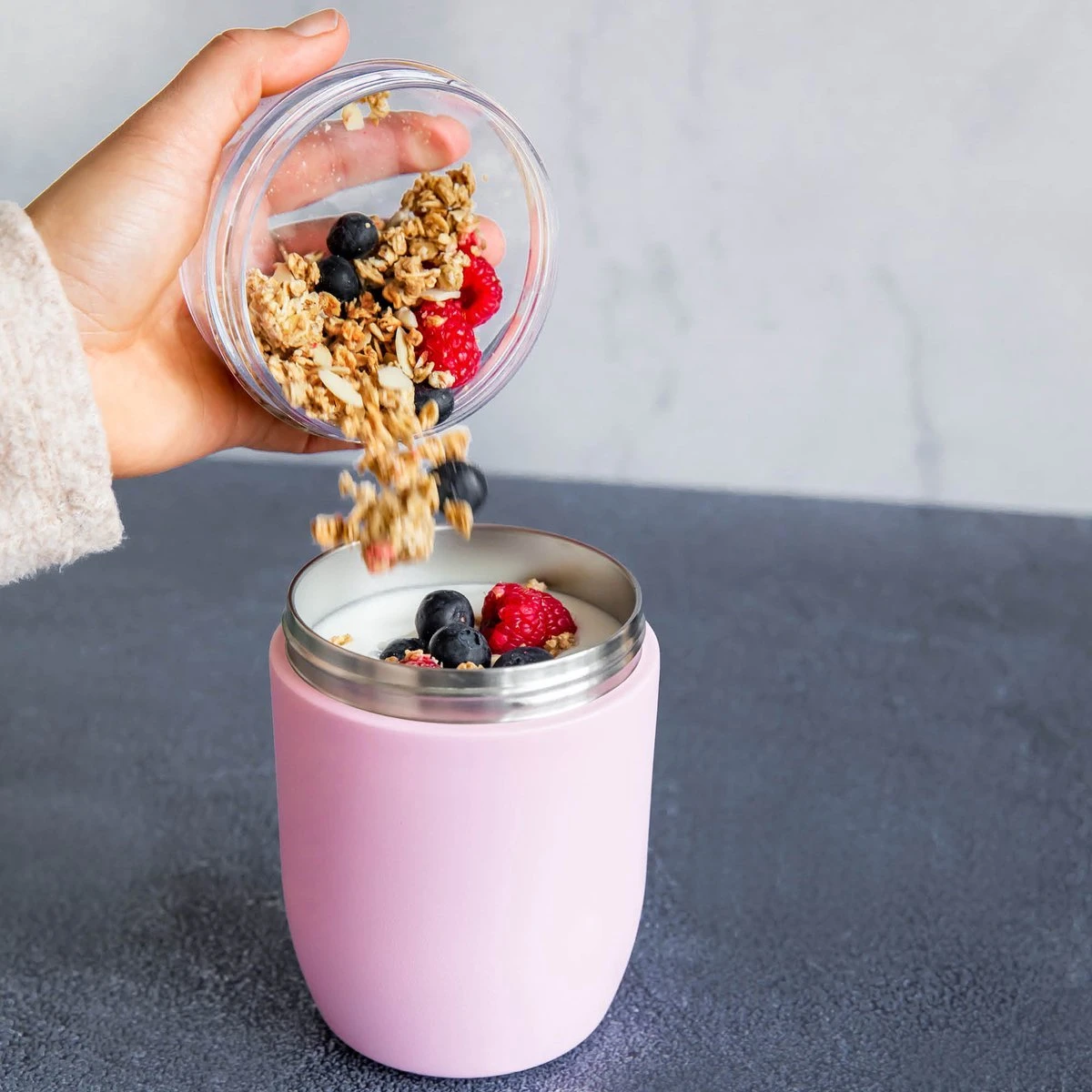 Coninx Thermos Lunchbox - Muesli Beker To Go - Isoleer Lunchpot - Yoghurtbeker To Go - Mueslibeker 840ml (600ml+240ml) - RVS / Roze 11 Coninx Thermos Lunchbox - Muesli Beker To Go - Isoleer Lunchpot - Yoghurtbeker To Go - Mueslibeker 840ml (600ml+240ml) - RVS / Roze - Afbeelding 11