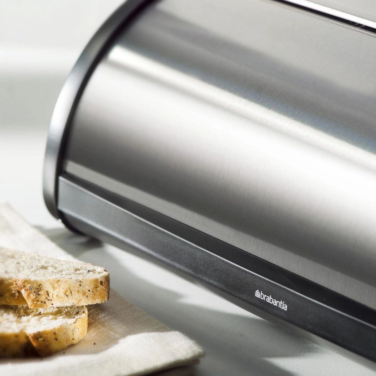 Brabantia Broodtrommel - Met Schuifdeksel - Matt Steel Fingerprint Proof 3 Brabantia Broodtrommel - Met Schuifdeksel - Matt Steel Fingerprint Proof - Afbeelding 3