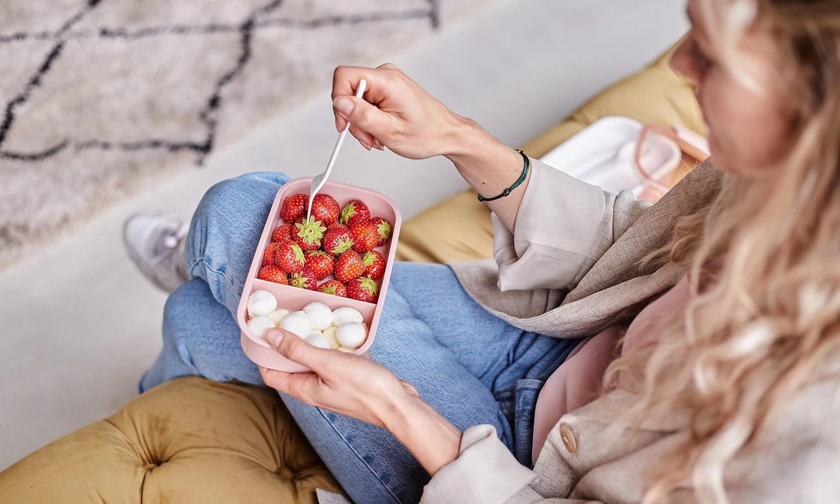 Homra Lunchbox STAQS Pink - Bento Box - 2 Laags Broodtrommel - 3 Compartimenten - Roze - Lunch To Go - Duurzaam Kunststof - BPA Vrij - 3 Vaks Lunchtrommel Voor Volwassenen - Inclusief Bestek - Magnetron, Diepvries, Vaatwasser Bestendig - Vers Houden 7 Homra Lunchbox STAQS Pink - Bento Box - 2 Laags Broodtrommel - 3 Compartimenten - Roze - Lunch To Go - Duurzaam Kunststof - BPA Vrij - 3 Vaks Lunchtrommel Voor Volwassenen - Inclusief Bestek - Magnetron, Diepvries, Vaatwasser Bestendig - Vers Houden - Afbeelding 7