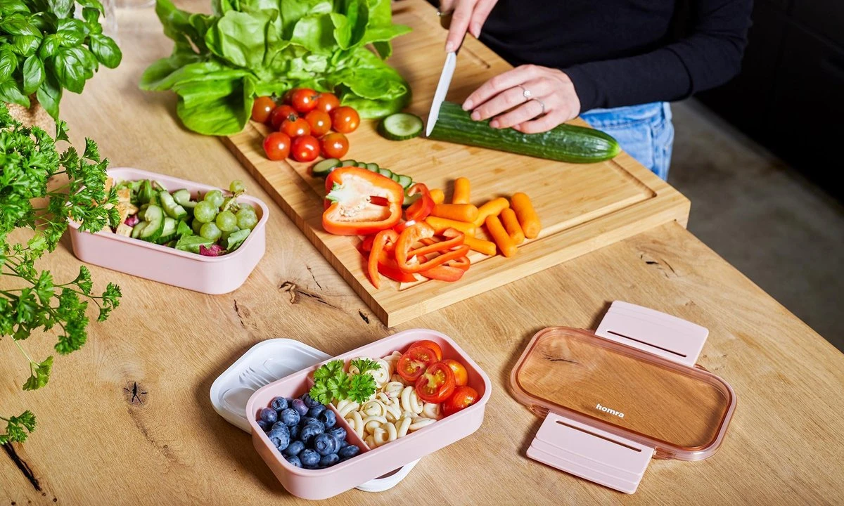 Homra Lunchbox STAQS Pink - Bento Box - 2 Laags Broodtrommel - 3 Compartimenten - Roze - Lunch To Go - Duurzaam Kunststof - BPA Vrij - 3 Vaks Lunchtrommel Voor Volwassenen - Inclusief Bestek - Magnetron, Diepvries, Vaatwasser Bestendig - Vers Houden 10 Homra Lunchbox STAQS Pink - Bento Box - 2 Laags Broodtrommel - 3 Compartimenten - Roze - Lunch To Go - Duurzaam Kunststof - BPA Vrij - 3 Vaks Lunchtrommel Voor Volwassenen - Inclusief Bestek - Magnetron, Diepvries, Vaatwasser Bestendig - Vers Houden - Afbeelding 10