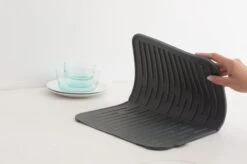 Brabantia SinkSide Afdruipmat - Siliconen - Dark Grey -Mepal Shop 1200x799 46