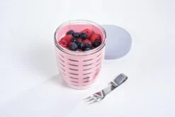 Mepal – Fruit-& Veggie Pot Ellipse – Fruitbox Voor Onderweg - Nordic Pink – Voorzien Van Vergietje En RVS Vorkje 18 Mepal – Fruit-& Veggie Pot Ellipse – Fruitbox Voor Onderweg - Nordic Pink – Voorzien Van Vergietje En RVS Vorkje -Mepal Shop 1200x800 89