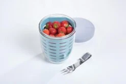 Mepal – Fruit-& Veggie Pot Ellipse – Fruitbox Voor Onderweg - Nordic Green – Voorzien Van Vergietje En RVS Vorkje 13 Mepal – Fruit-& Veggie Pot Ellipse – Fruitbox Voor Onderweg - Nordic Green – Voorzien Van Vergietje En RVS Vorkje -Mepal Shop 1200x800 91