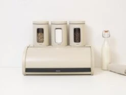 Brabantia Broodtrommel - Met Schuifdeksel - Soft Beige 18 Brabantia Broodtrommel - Met Schuifdeksel - Soft Beige -Mepal Shop 1200x900 20