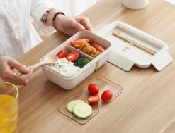 BentoBros® Duurzame Bento Box - Broodtrommel - Lunchtrommel - Lunchbox - Lunchset Voor Kinderen - Brooddoos - Duurzaam Hout - Inclusief Bestek - Voor Volwassenen En Kinderen - 0,85 Liter - Geschikt Voor Magnetron, Vriezer En Vaatwasser - Beige -Mepal Shop 1200x920