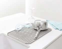 Brabantia SinkSide Afdruipmat - Siliconen - Mid Grey 8 Brabantia SinkSide Afdruipmat - Siliconen - Mid Grey -Mepal Shop 1200x956